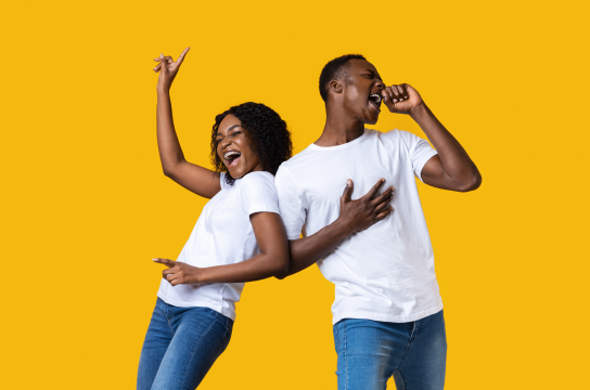 Un couple qui chante